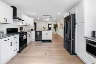 1112 James St, Pittsburgh, PA 15212 - Photo 2