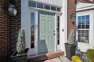 1005 Autumn Woods Dr, Moon-Crescent Township, PA 15108 - Photo 2