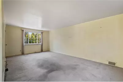 951 Rita Dr, Wilkins Township, PA 15221 - Photo 4