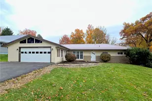 332 Frazier Dr, Neshannock Township, PA 16105 - Photo 1