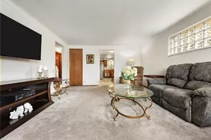 3999 Boulevard Dr, Pittsburgh, PA 15217 - Photo 4