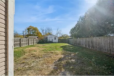 120 N 1st St, Jeannette, PA 15644 - Photo 28