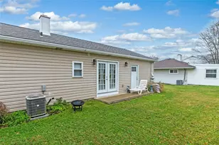 10721 Crestview Dr, North Huntingdon, PA 15642 - Photo 4