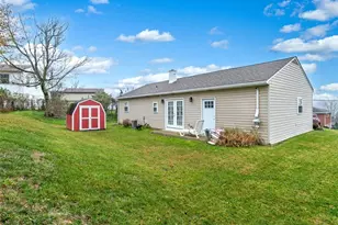 10721 Crestview Dr, North Huntingdon, PA 15642 - Photo 2