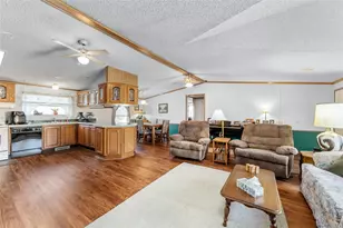 307 Holiday Ct, Mount Pleasant Township, PA 15666 - Photo 14