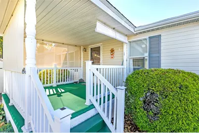 307 Holiday Ct, Mount Pleasant Township, PA 15666 - Photo 8