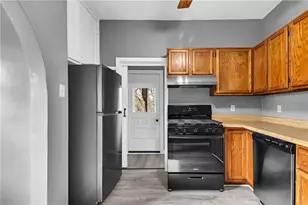 825 Walnut St, Rochester, PA 15074 - Photo 10