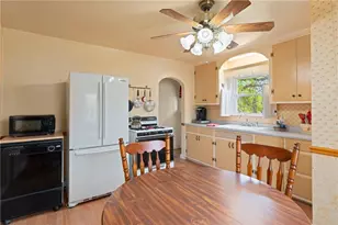 3172 Churchview Ave, Pittsburgh, PA 15227 - Photo 8