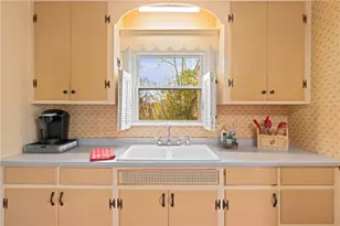 3172 Churchview Ave, Pittsburgh, PA 15227 - Photo 10