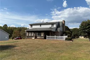 139 Maple Dr, Kiskiminetas Township, PA 15686 - Photo 2