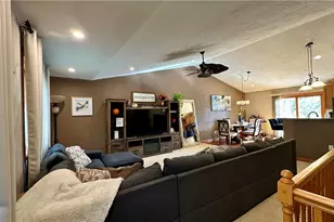 6949 Shannon Rd, Verona, PA 15147 - Photo 4