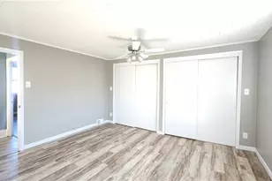 410 Longfellow St, Vandergrift, PA 15690 - Photo 18