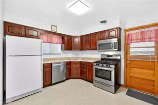 34 Westmoreland Dr, Monessen, PA 15062 - Photo 4