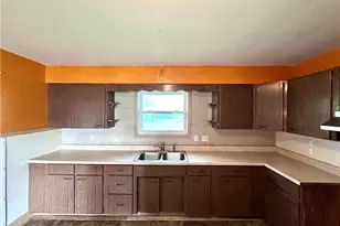 3406 New Castle Rd, West Middlesex Boro, PA 16159 - Photo 8