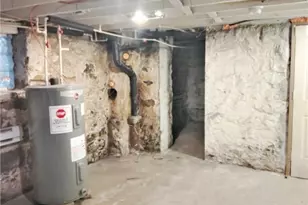 28 S 12th St, Jeannette, PA 15644 - Photo 10