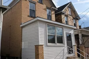 28 S 12th St, Jeannette, PA 15644 - Photo 2