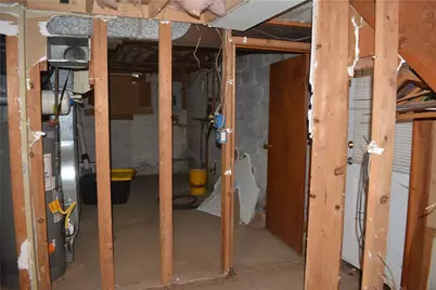 1062 Wall Ave, Pitcairn, PA 15140 - Photo 30