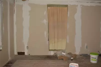 1062 Wall Ave, Pitcairn, PA 15140 - Photo 6