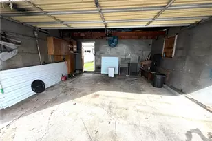 154 Jefferson Ave, Vandergrift, PA 15690 - Photo 4