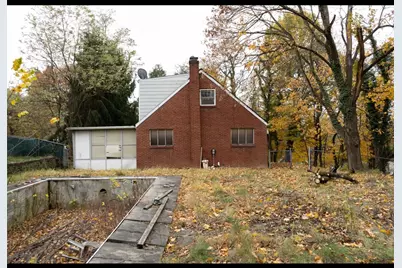 310 McCutcheon Ln, Pittsburgh, PA 15235 - Photo 2