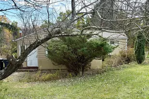 589 Hookstown Grade Rd, Moon/Crescent Twp, PA 15108 - Photo 1