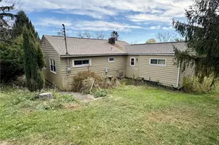 589 Hookstown Grade Rd, Moon/Crescent Twp, PA 15108 - Photo 2