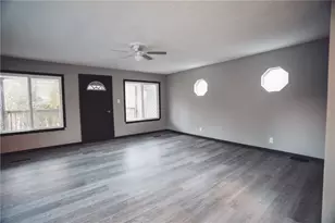 1739 N Water Ave, Hermitage, PA 16148 - Photo 6