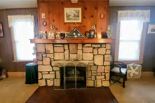 302 E Church St, Clay Township, PA 16061 - Photo 14