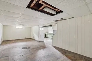 8 Butterfield Ave, Pittsburgh, PA 15223 - Photo 10