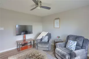 136 Cameron Square Dr, Connoquenessing Boro, PA 16033 - Photo 16