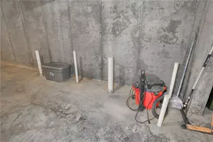 136 Cameron Square Dr, Connoquenessing Boro, PA 16033 - Photo 24