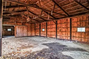 729 E Lake Rd, Pymatuning Township, PA 16154 - Photo 10