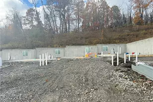 1806 Canterbury Dr, Imperial, PA 15126 - Photo 4