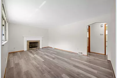 5123 S Passage Dr, Pittsburgh, PA 15236 - Photo 8