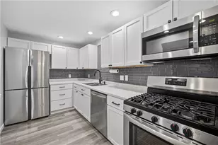 2212 Kenzie Dr, Robinson Twp, PA 15205 - Photo 12