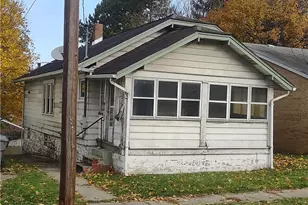 76 Summit Ave, Ellwood City, PA 16117 - Photo 1