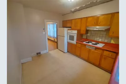 76 Summit Ave, Ellwood City, PA 16117 - Photo 10