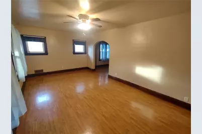 76 Summit Ave, Ellwood City, PA 16117 - Photo 4