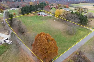 35 Oak Creek Dr, Sewickley Township, PA 15089 - Photo 2