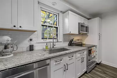 747 Fruithurst Dr, Pittsburgh, PA 15228 - Photo 10