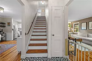 747 Fruithurst Dr, Pittsburgh, PA 15228 - Photo 4