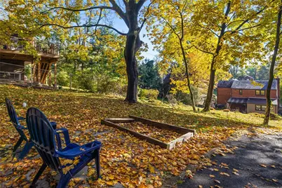 747 Fruithurst Dr, Pittsburgh, PA 15228 - Photo 36