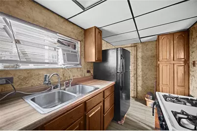 1412 Broadway Ave, Stowe Township, PA 15136 - Photo 10