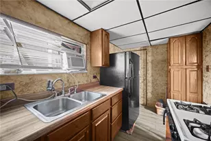 1412 Broadway Ave, Stowe Township, PA 15136 - Photo 10