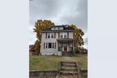 512 E Elizabeth St, New Castle, PA 16105 - Photo 1