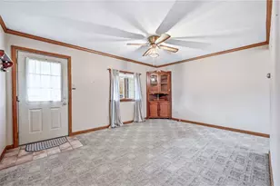 1122 Memorial Blvd, Sharon, PA 16146 - Photo 10