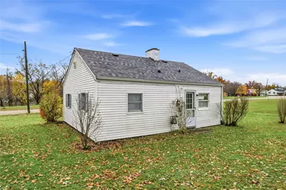 1122 Memorial Blvd, Sharon, PA 16146 - Photo 8