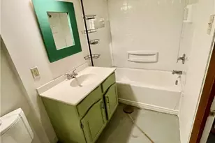 1812 Cecil St, Pittsburgh, PA 15215 - Photo 10