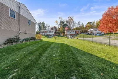 801 Redstone Dr, Pittsburgh, PA 15101 - Photo 36