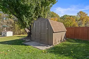 801 Redstone Dr, Pittsburgh, PA 15101 - Photo 34